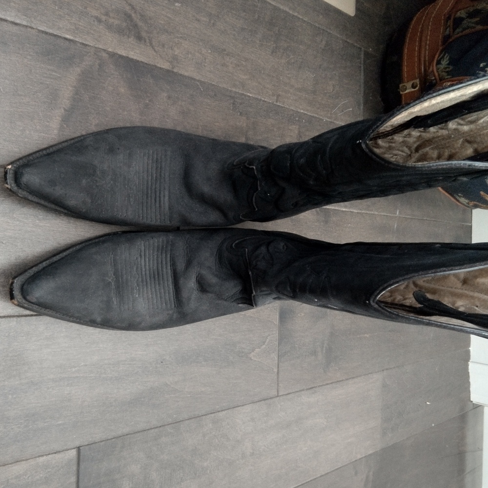 Black seude cowboy boots
